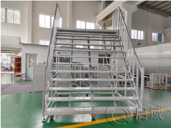 鋁型材斜步梯