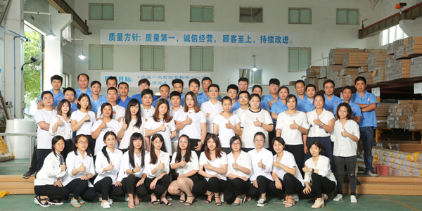啟域鋁型材團(tuán)隊(duì)合影